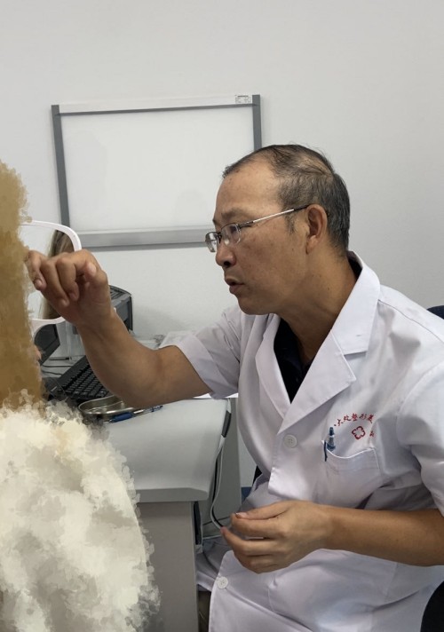 北京八大处整形杨明勇：筋膜悬吊用不可吸收线安全吗？