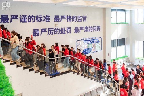 秦龙乳业4.jpg 秦龙乳业4.jpg