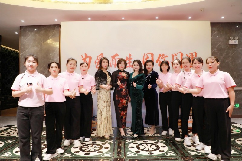 《李小清:古纤美——演绎美丽传奇》(图5) 《李小清:古纤美——演绎美丽传奇》(图5)